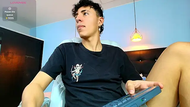 Lobo 17  online show from 02.25.25