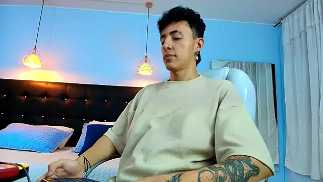 Lobo 17  online show from 02.26.25