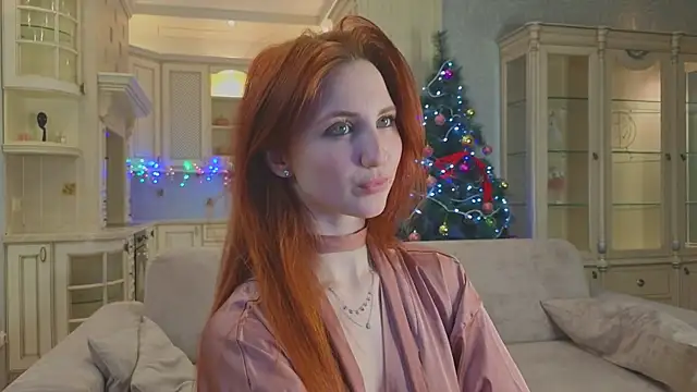 Snapshot of EsmaCrumbley chatting on 12.26.24 EsmaCrumbley online show from 12.26.24