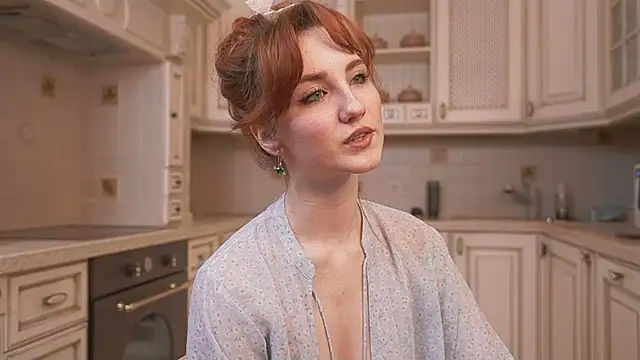 Snapshot of EsmaCrumbley chatting on 02.21.25 EsmaCrumbley online show from 02.21.25