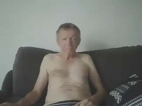 Snapshot of naturiste974 chatting on 03.07.25 naturiste974 online show from 03.07.25