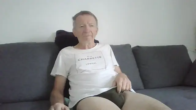 Snapshot of naturiste974 chatting on 06.16.26 naturiste974 online show from 06.16.26