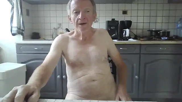 Snapshot of naturiste974 chatting on 06.26.26 naturiste974 online show from 06.26.26
