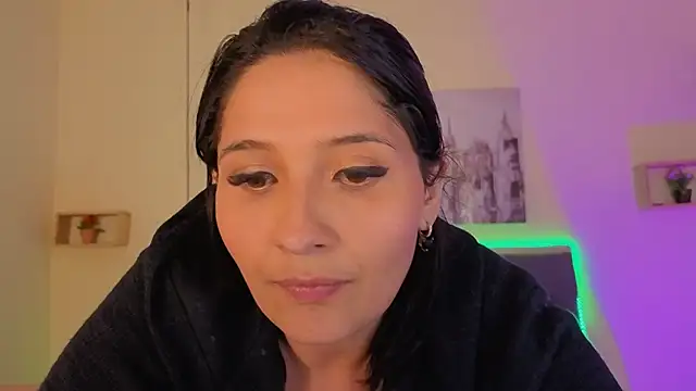 Snapshot of emily_leinner chatting on 05.12.26 emily leinner online show from 05.12.26