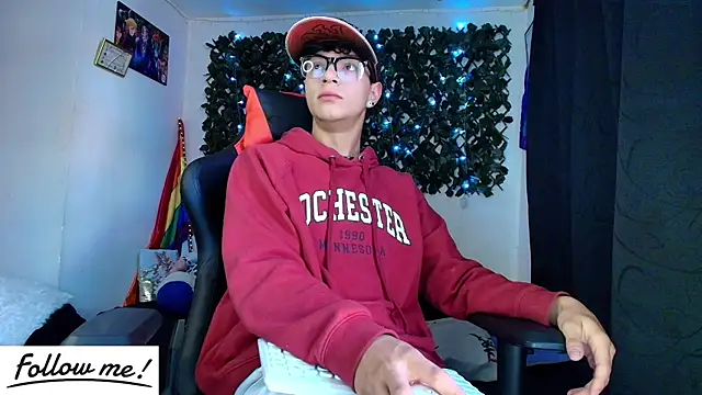 Snapshot of twink_sebas_ chatting on 01.11.25 twink sebas online show from 01.11.25