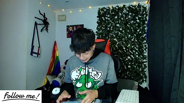 Snapshot of twink_sebas_ chatting on 01.18.25 twink sebas online show from 01.18.25