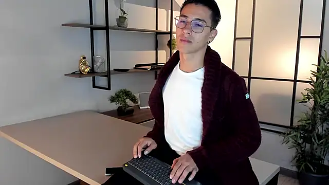 Andy Joy  online show from 09.09.25