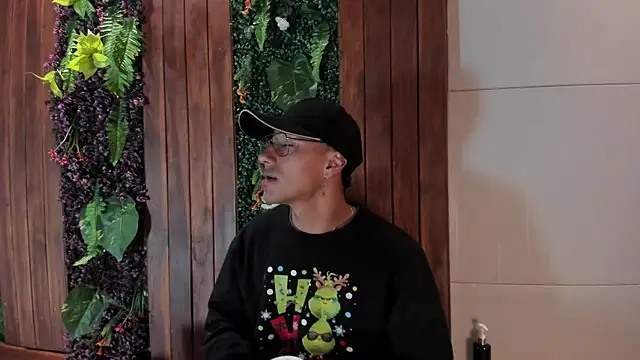 Andy Joy  online show from 12.04.25