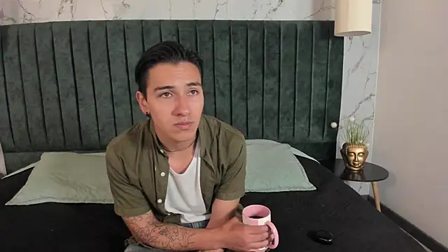 Andy Joy  online show from 04.04.26