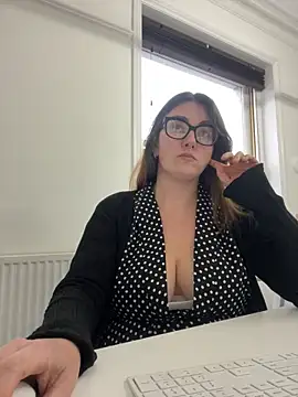 Snapshot of Miss_Stassi chatting on 12.13.24 Miss Stassi online show from 12.13.24