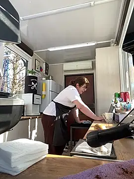 cinnabon  online show from 03.02.25