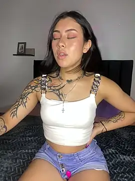 emily 22x online show from 02.15.25