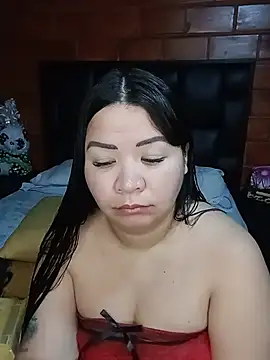 Snapshot of Chantal_lopez chatting on 06.18.26 Chantal lopez online show from 06.18.26