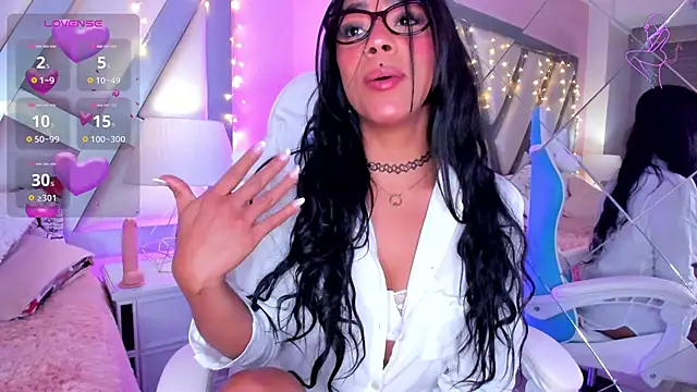 Amber villalobos  online show from 01.25.25