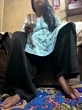 Snapshot of Tameesh_sexy_mistress chatting on 11.26.25 Tameesh sexy mistress online show from 11.26.25