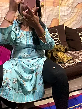 Snapshot of Tameesh_sexy_mistress chatting on 12.14.25 Tameesh sexy mistress online show from 12.14.25