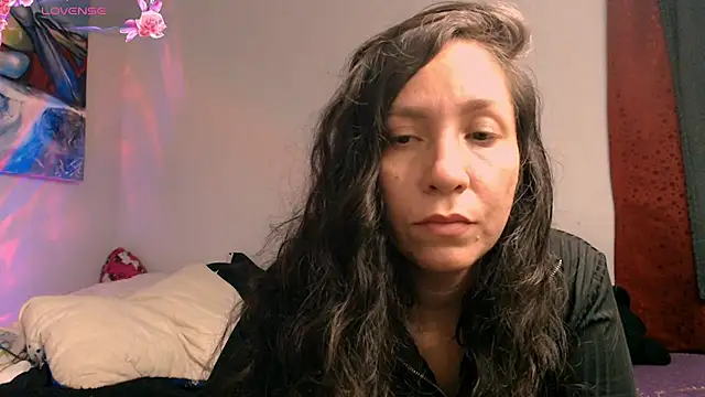 Snapshot of naihroby chatting on 06.20.26 naihroby online show from 06.20.26