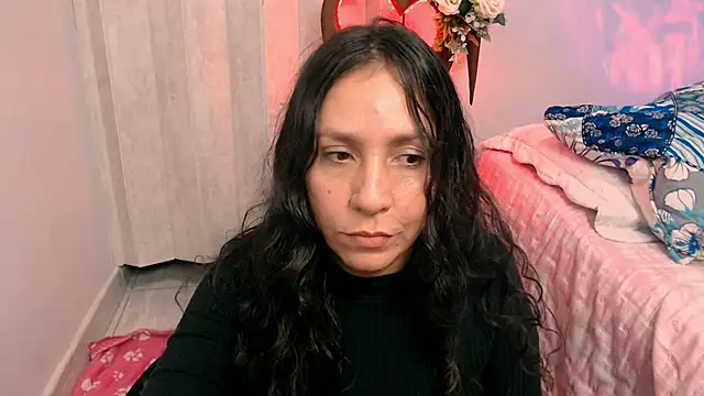 Snapshot of naihroby chatting on 07.16.26 naihroby online show from 07.16.26