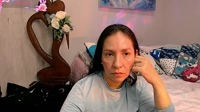 Snapshot of naihroby chatting on 07.24.26 naihroby online show from 07.24.26