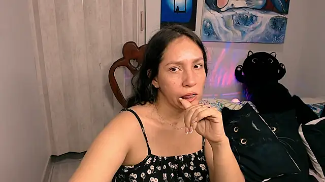 Snapshot of naihroby chatting on 07.31.26 naihroby online show from 07.31.26