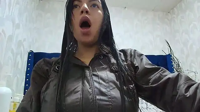 CarolineBrunx online show from 12.20.25