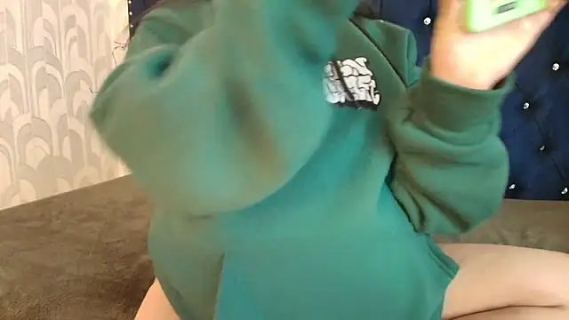 CarolineBrunx online show from 04.18.26