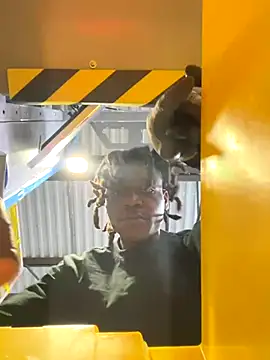 Snapshot of sneakylink13__ chatting on 10.15.25 sneakylink13   online show from 10.15.25