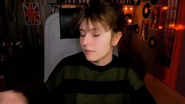 Snapshot of LolaAsmus chatting on 02.13.26 LolaAsmus online show from 02.13.26