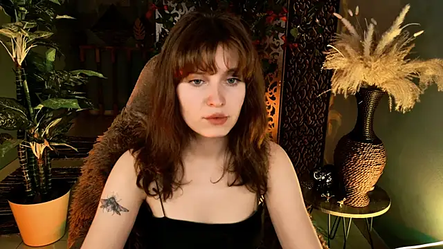 Snapshot of LolaAsmus chatting on 03.28.26 LolaAsmus online show from 03.28.26