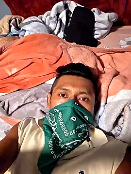 Snapshot of Jovende28 chatting on 11.04.25 Jovende28 online show from 11.04.25