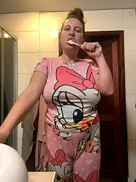 Snapshot of Yanacool007 chatting on 12.05.25 Yanacool007 online show from 12.05.25