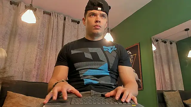 Snapshot of Jake_Tylerr_ chatting on 09.15.25 Jake Tylerr  online show from 09.15.25