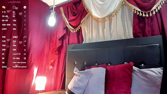 Snapshot of brittany_williams_ chatting on 12.04.25 brittany williams online show from 12.04.25