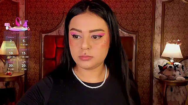 SoffiQueen online show from 01.15.26