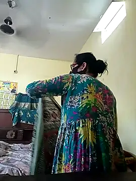 heenage online show from 04.07.26