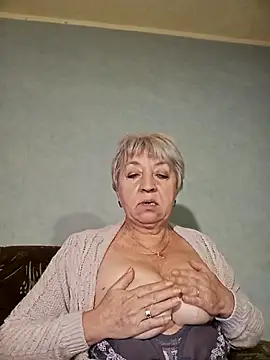 Snapshot of AnjelElinor chatting on 10.08.25 AnjelElinor online show from 10.08.25