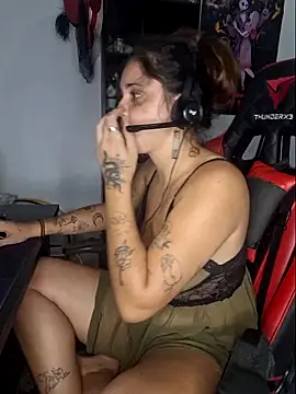 luuhcat09 online show from 10.29.25