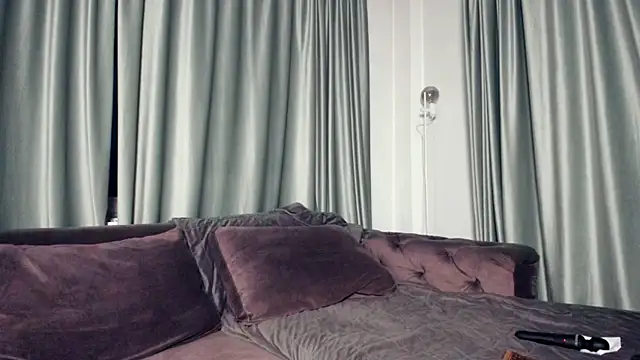 LaraStone69 online show from 06.04.26