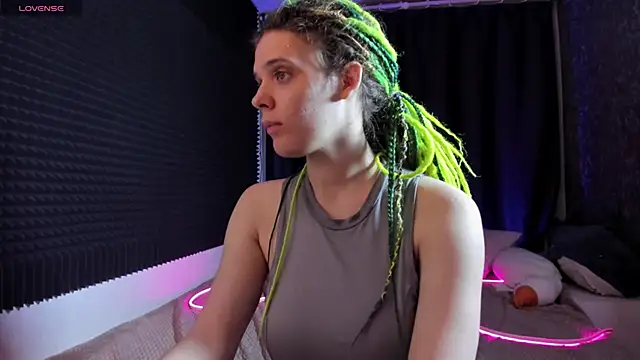 KIKI Krash online show from 10.24.25