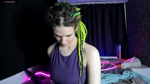 KIKI Krash online show from 12.20.25