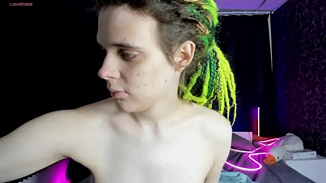 KIKI Krash online show from 12.22.25