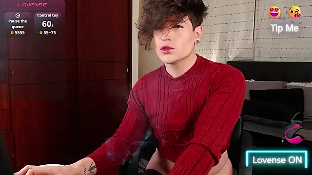 Snapshot of Hornymoan chatting on 11.25.25 Hornymoan online show from 11.25.25