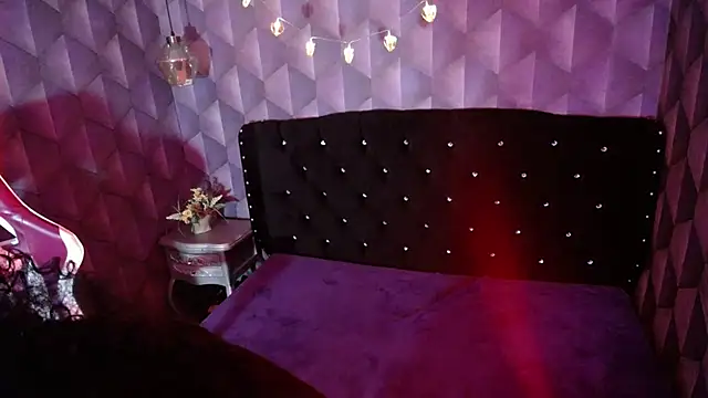 Sofiacowperx online show from 02.12.25