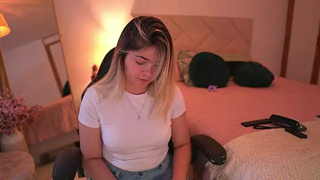 Lau Bee online show from 11.10.25