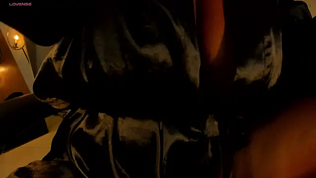 Snapshot of SavannahStorm chatting on 11.13.25 SavannahStorm online show from 11.13.25