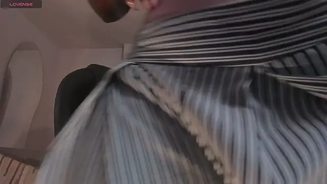 Snapshot of SavannahStorm chatting on 12.15.25 SavannahStorm online show from 12.15.25