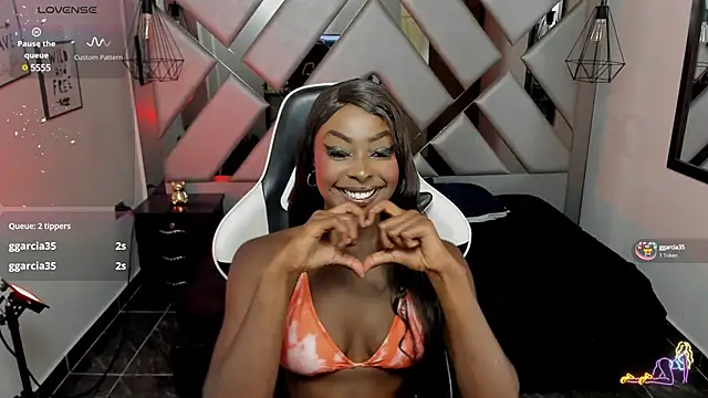 Nahomi-Hill online show from 02.02.25