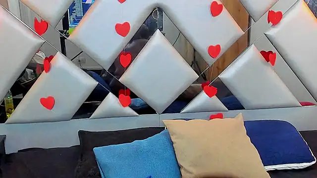 Nahomi-Hill online show from 02.16.25