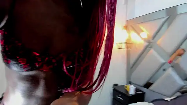 Nahomi-Hill online show from 09.10.25