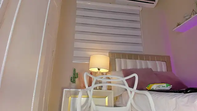 zoe sky  online show from 02.20.25